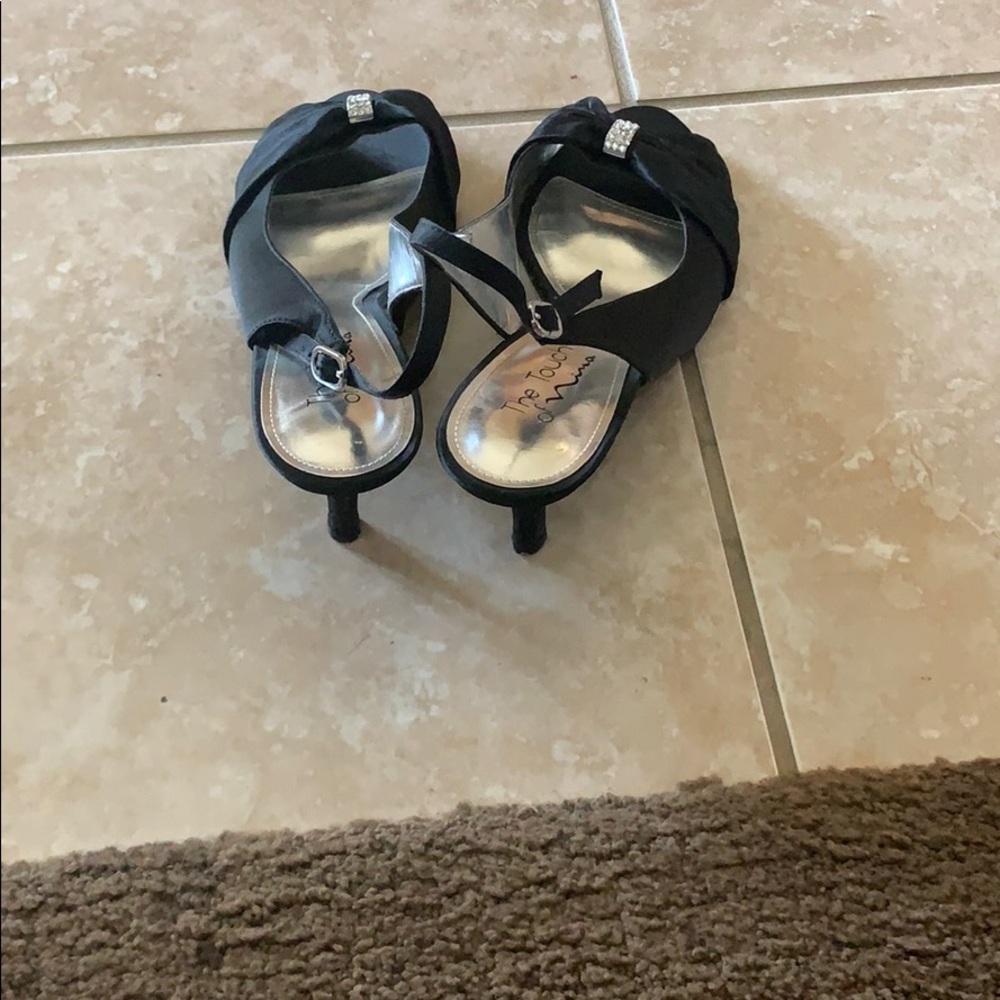 Black heels - Picture 3 of 3
